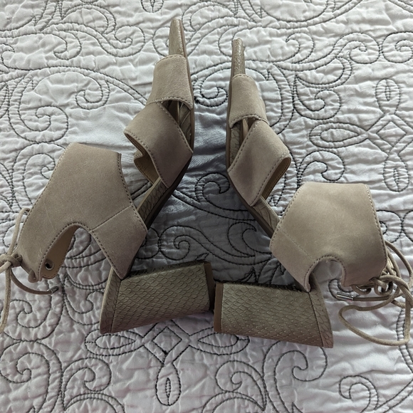 Franco Sarto Gem Blocked Heels - Picture 4 of 15